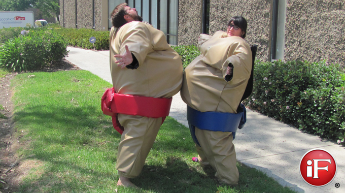 sumo wrestler suits game