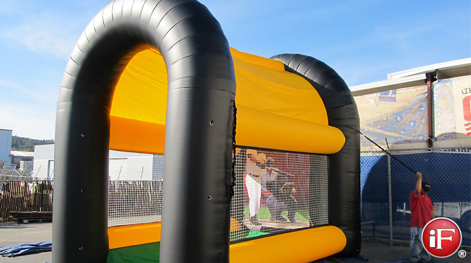 Inflatable_standard_sports_pen1